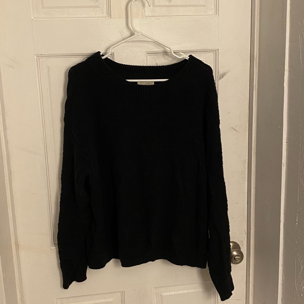 Universal Thread Black Crew Neck Sweater